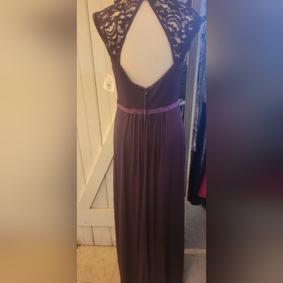 Elegant Purple Lace Evening Gown - Picture 3 of 4